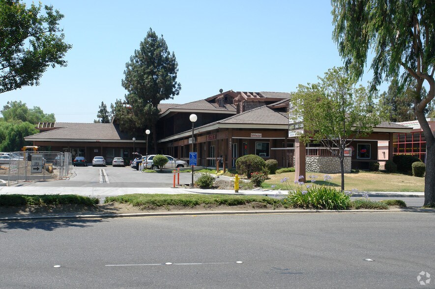 1420-1438 E Los Angeles Ave, Simi Valley, CA à louer - Photo du bâtiment - Image 2 de 5