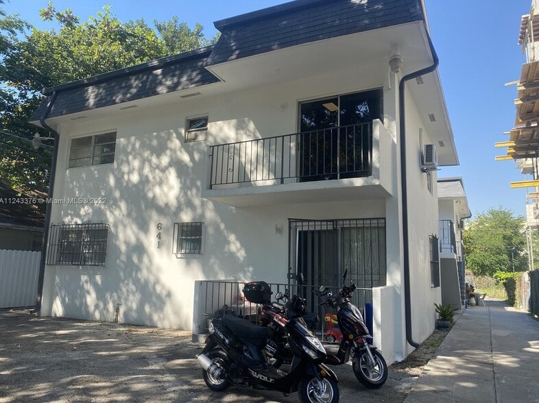 641 NW 2nd St, Miami, FL for sale - Building Photo - Image 3 of 17