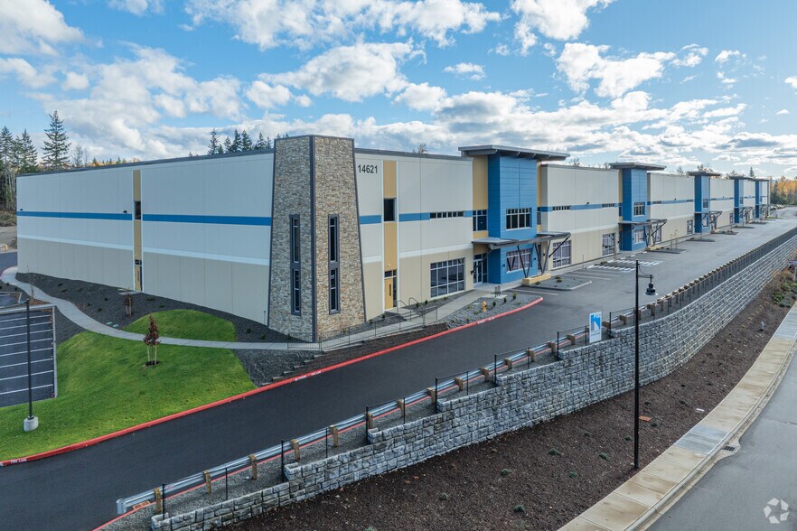 14621 170th Ave E, Bonney Lake, WA à vendre - Photo du bâtiment - Image 3 de 5