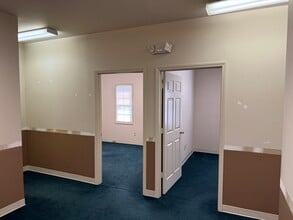 707 Westchester Dr, High Point, NC for lease Interior Photo- Image 2 of 7