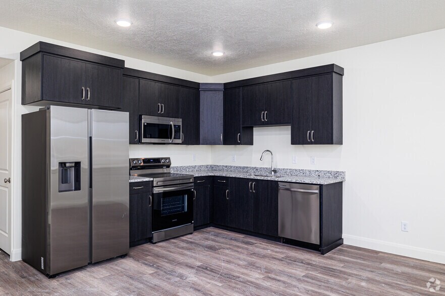 36 W 1600 N, Sunset, UT à vendre - Photo intérieure - Image 2 de 47