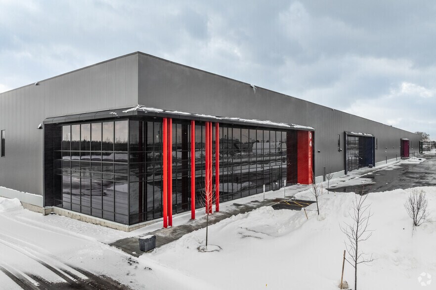 4120 Russell Rd, Ottawa, ON à louer - Photo du bâtiment - Image 1 de 13