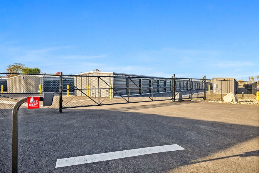 12755 Clow Corner Rd, Dallas, OR à vendre - Photo du bâtiment - Image 3 de 20