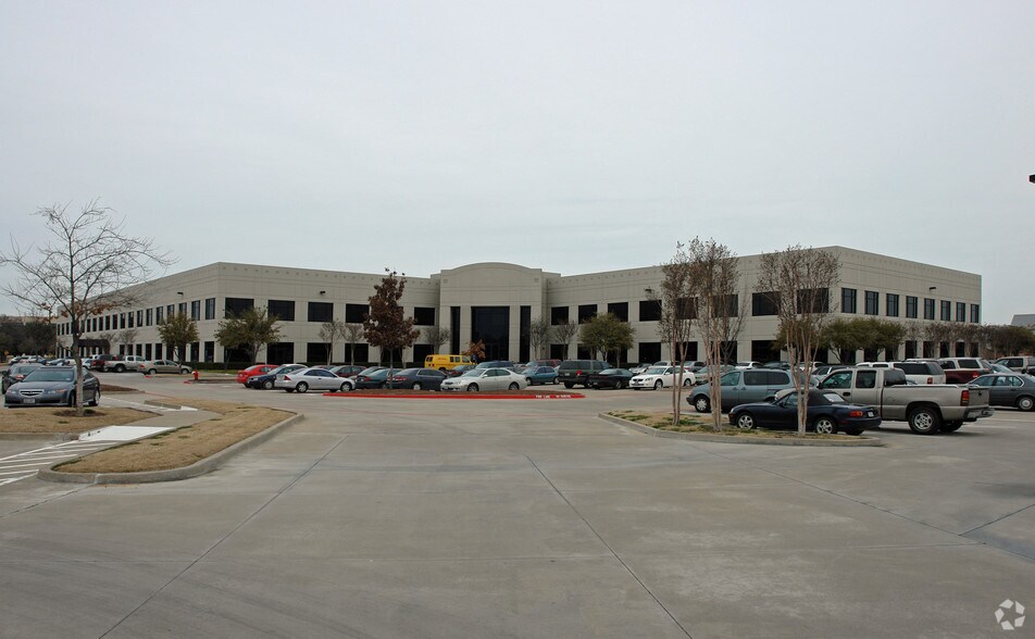 8700 Freeport Pkwy, Irving, TX à louer - Photo du bâtiment - Image 1 de 3