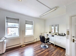 35 Carlton Cres, Southampton for lease Interior Photo- Image 1 of 3