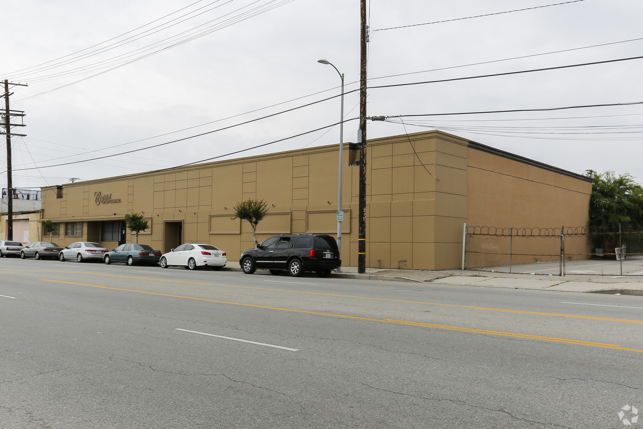 14845 Oxnard St, Van Nuys, CA for lease Building Photo- Image 1 of 11