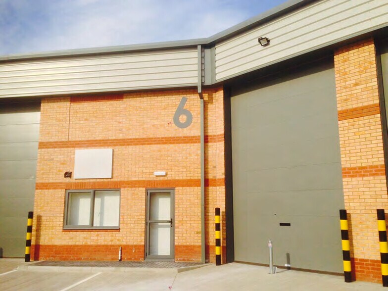 Pontefract Rd, Normanton à louer - Photo du bâtiment - Image 3 de 4