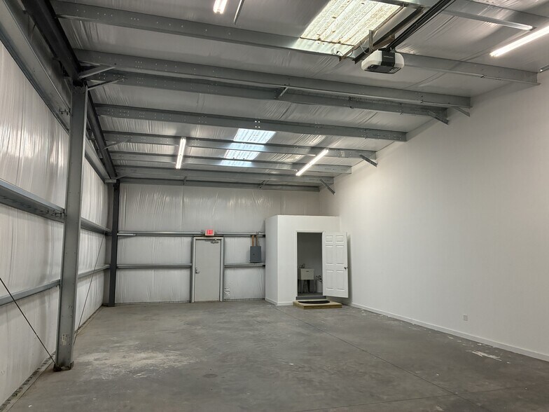 124 Marine Dr, Edenton, NC for lease - Interior Photo - Image 3 of 6