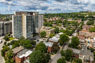 4920 Boul De Maisonneuve O, Westmount, QC - Aerial  map view