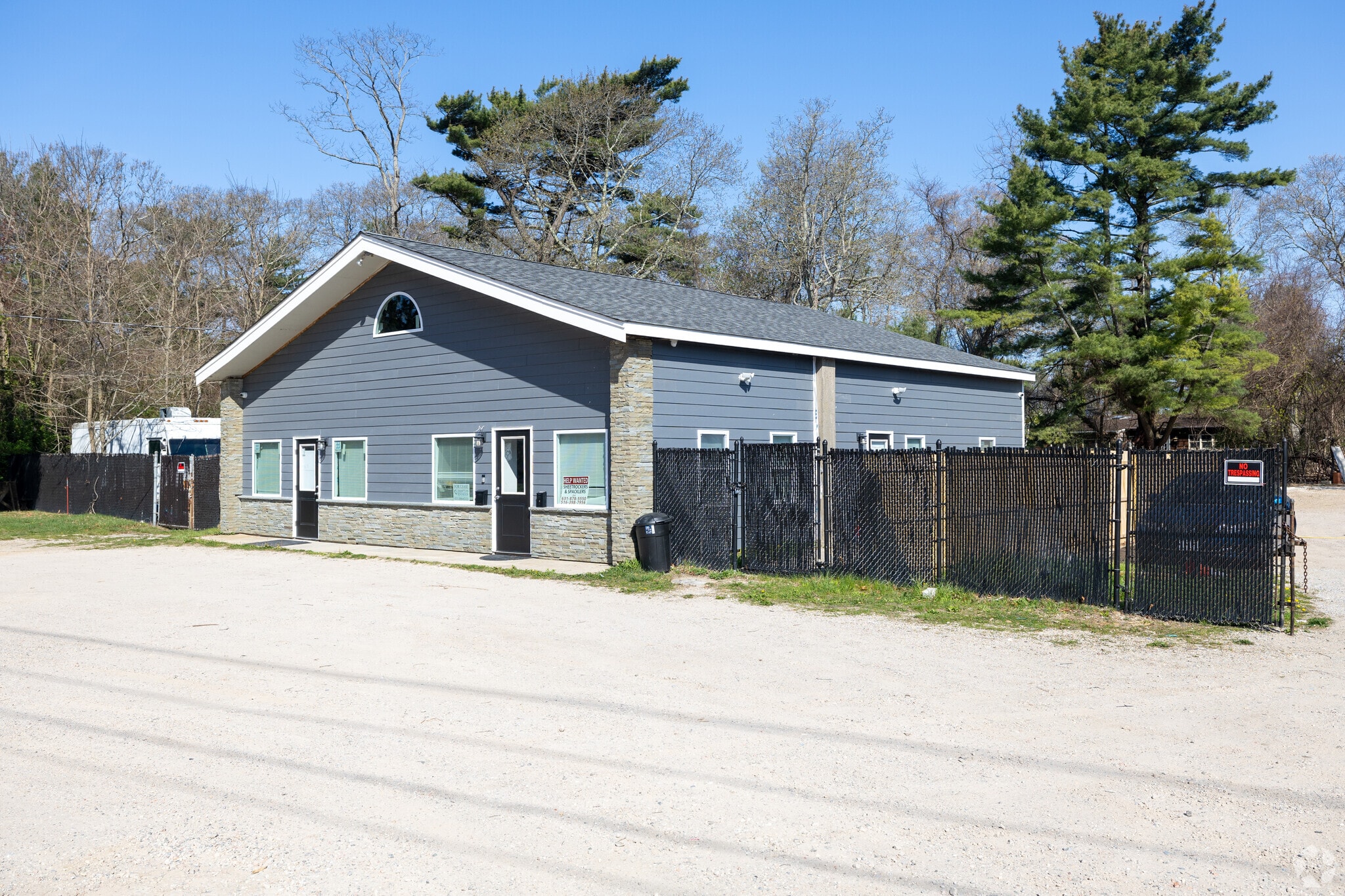 2801 Montauk Hwy, Brookhaven, NY for lease Primary Photo- Image 1 of 8