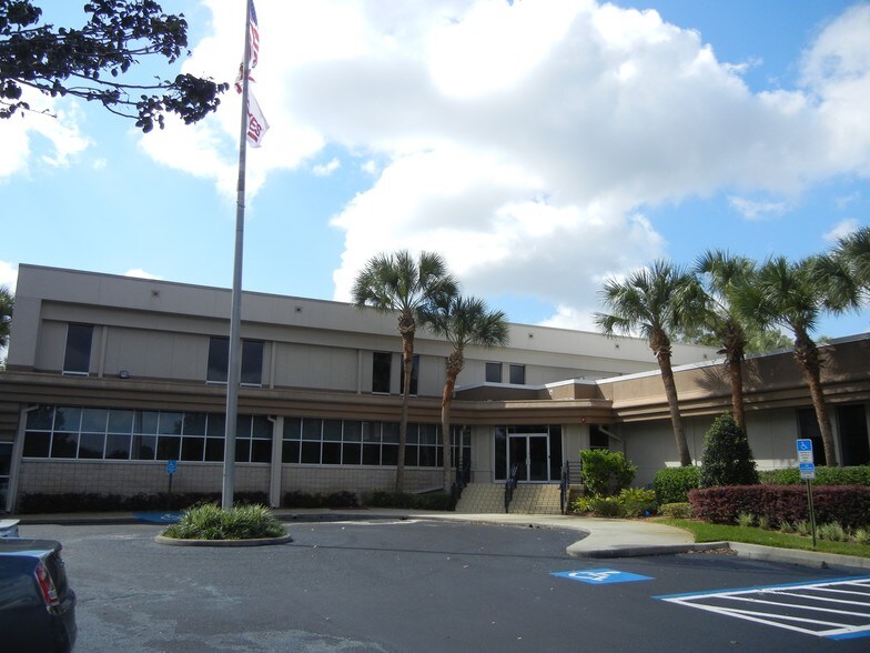 1144 Griffin Rd, Lakeland, FL à louer - Photo du bâtiment - Image 1 de 5
