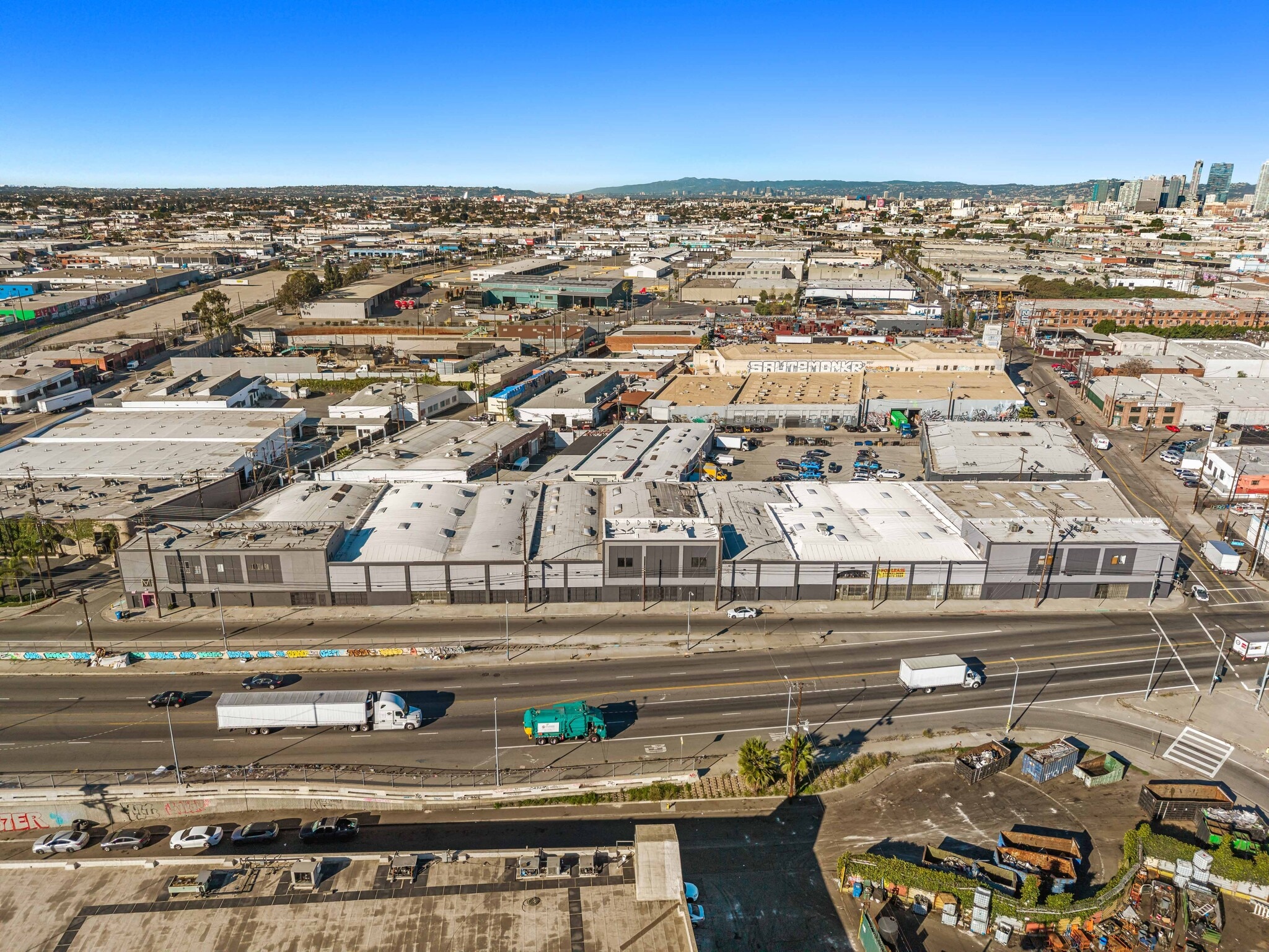 2001-2031 S Santa Fe Ave, Los Angeles, CA for lease Primary Photo- Image 1 of 21