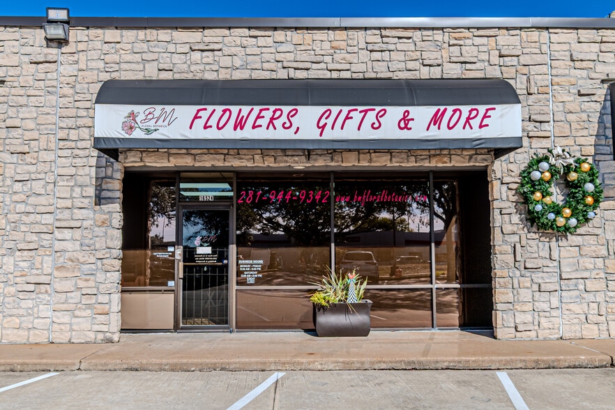 16522-16536 Park Row, Houston, TX for lease - Building Photo - Image 3 of 30