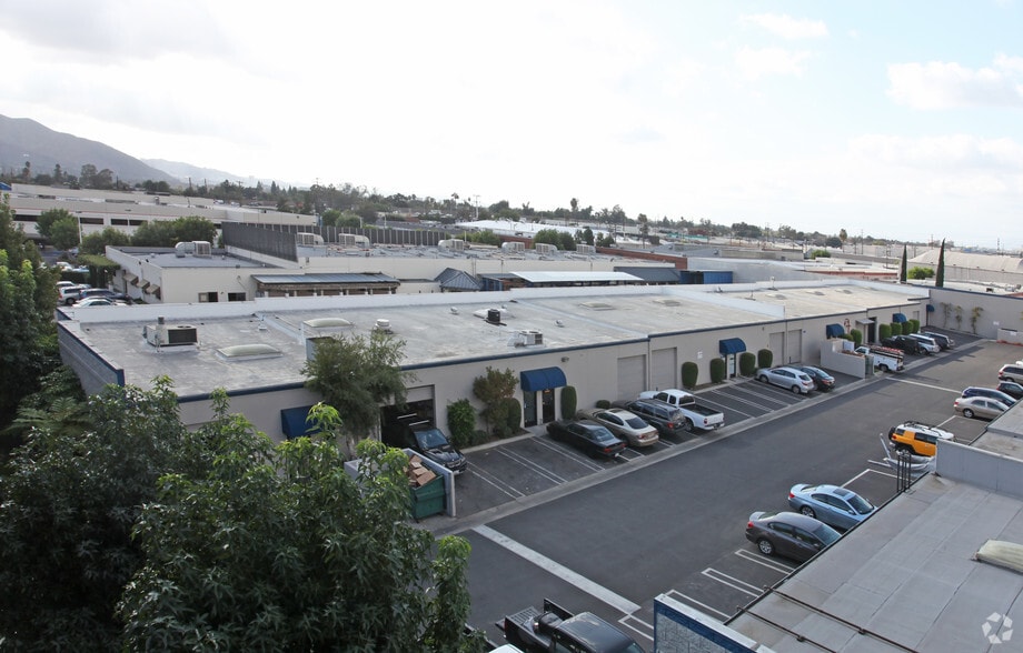 815-825 Western Ave, Glendale, CA for lease - Building Photo - Image 2 of 2
