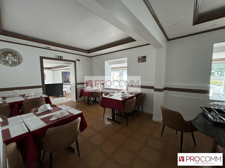 Retail in Luisant for lease - Interior Photo - Image 3 of 13