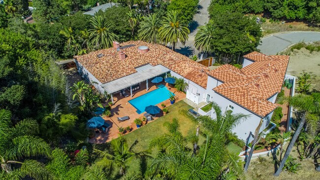 Plus de détails pour 9696 Antelope Rd, Beverly Hills, CA - Commerce de détail à louer
