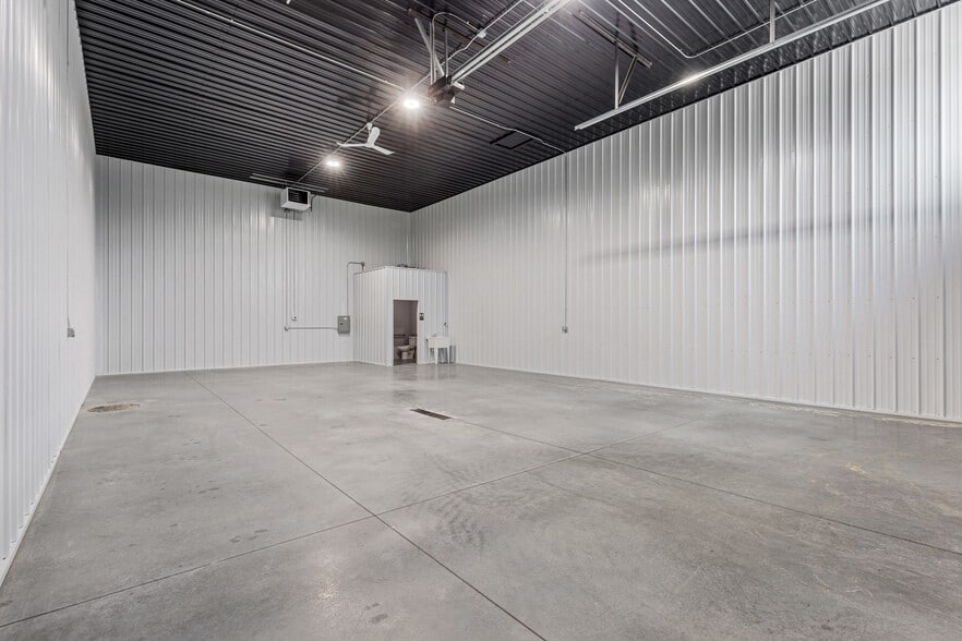 9819 Industrial dr, Horace, ND for lease - Interior Photo - Image 3 of 3