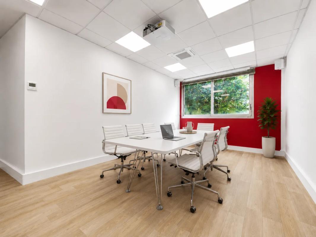 Office in Boulogne-Billancourt for lease Interior Photo- Image 1 of 6