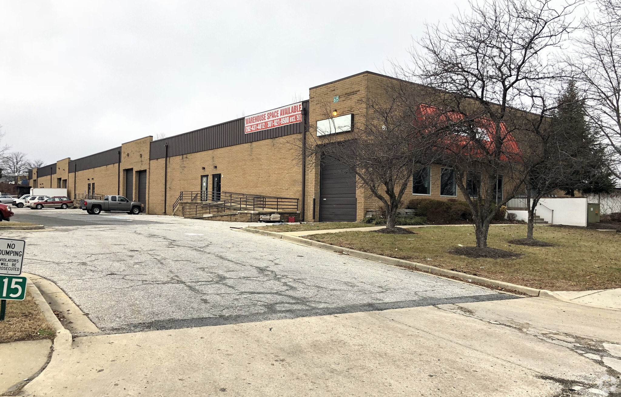 615 Hampton Park Blvd, Capitol Heights, MD for lease Primary Photo- Image 1 of 71