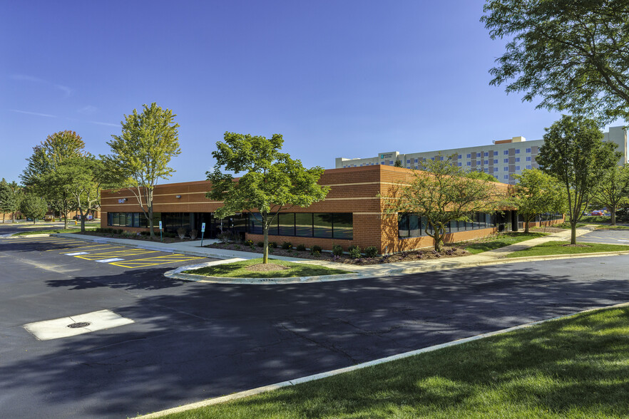 1811 Centre Point Cir, Naperville, IL for lease - Building Photo - Image 1 of 5