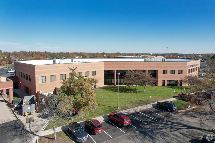 6820 Parkdale Pl, Indianapolis, IN for lease - Primary Photo - Image 1 of 4