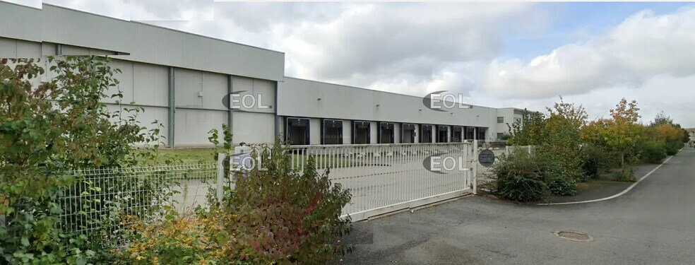 Industrial in La Crèche for lease - Building Photo - Image 3 of 6