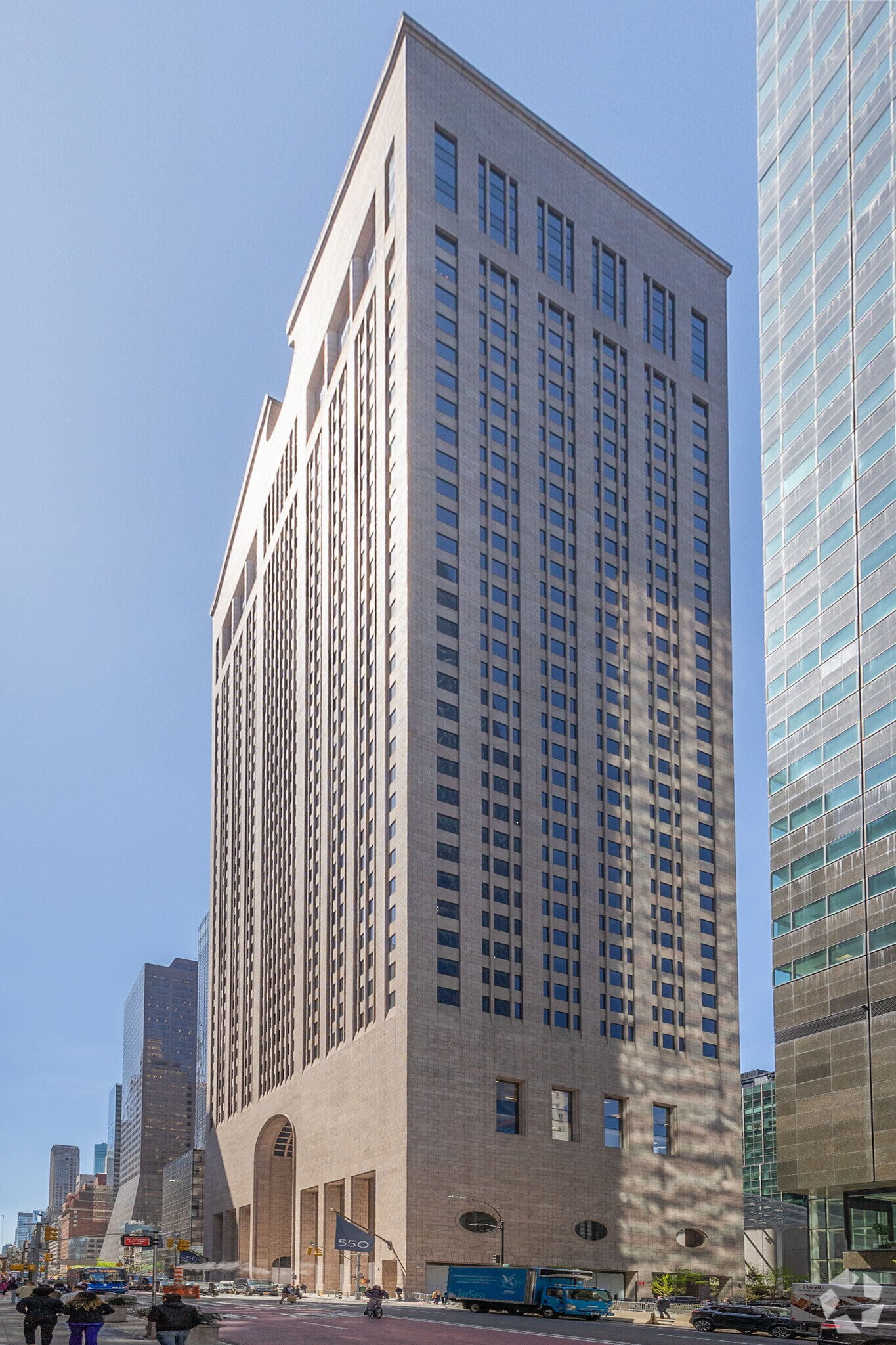 550 Madison Ave, New York, NY for lease Building Photo- Image 1 of 17
