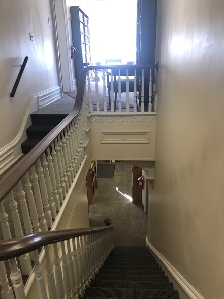 20 W Central Ave, Delaware, OH for lease - Interior Photo - Image 2 of 5