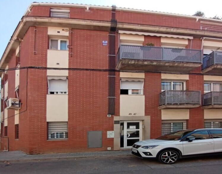 Immeuble residentiel dans Rubí, Barcelona à vendre - Photo principale - Image 1 de 1