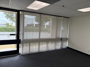 850 Calle Plano, Camarillo, CA à louer Photo intérieure- Image 2 de 6