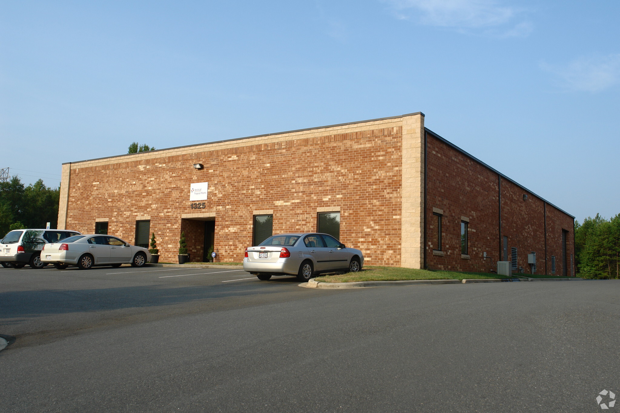 1325 Center Park Dr, Charlotte, NC for lease Primary Photo- Image 1 of 7