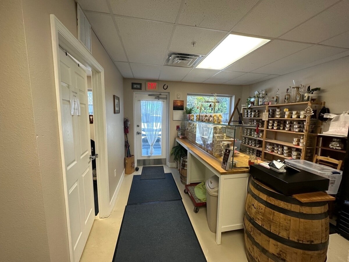 6600-6612 26th Ct E, Sarasota, FL 34243 - Unité 6606 - - Photo intérieure - Image 1 of 10