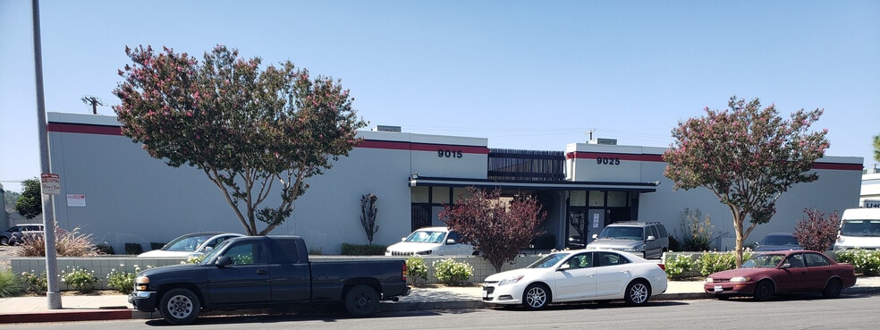 9025 Eton Ave, Canoga Park, CA for lease - Primary Photo - Image 1 of 2