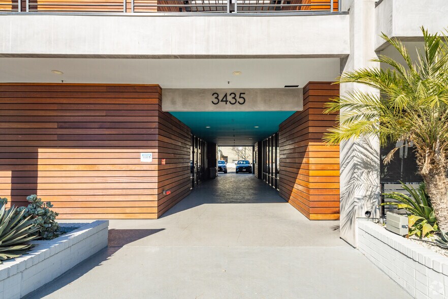 3435 Ocean Park Blvd, Santa Monica, CA à louer - Photo du bâtiment - Image 2 de 4