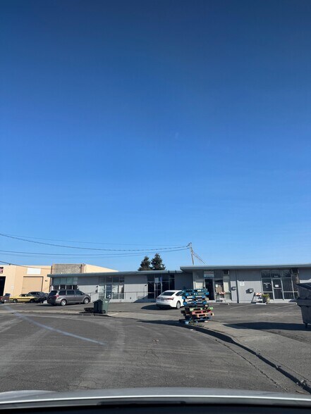 1650-1670 Abram Ct, San Leandro, CA à louer - Photo du bâtiment - Image 3 de 7