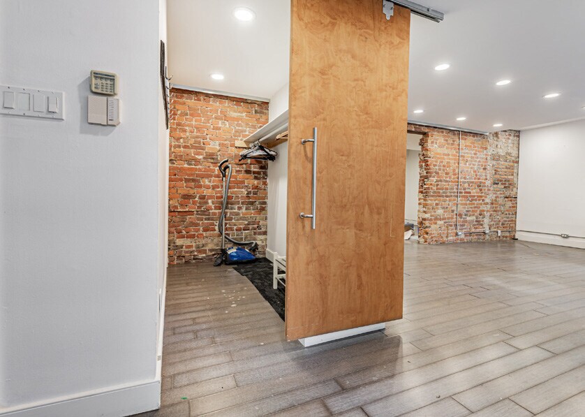 247 King St E, Toronto, ON for lease Interior Photo- Image 1 of 9