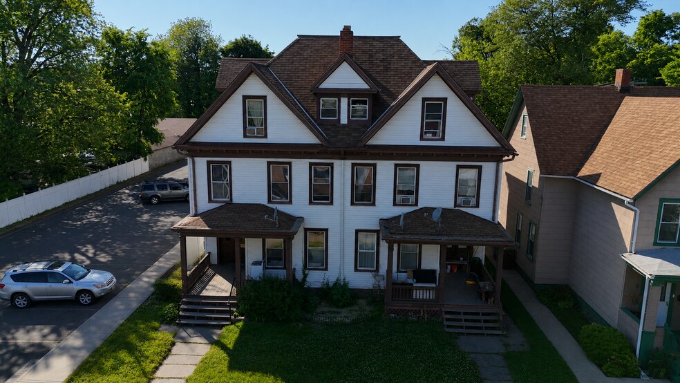 17-19 Downs St, Kingston, NY à vendre - Photo du bâtiment - Image 2 de 8