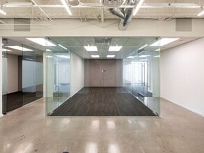 4685 MacArthur Ct, Newport Beach, CA à louer Photo intérieure- Image 1 de 9