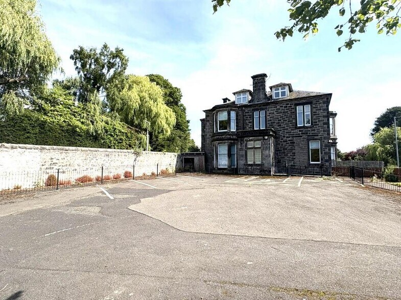 Comely Park, Dunfermline à louer - Photo du bâtiment - Image 1 de 18
