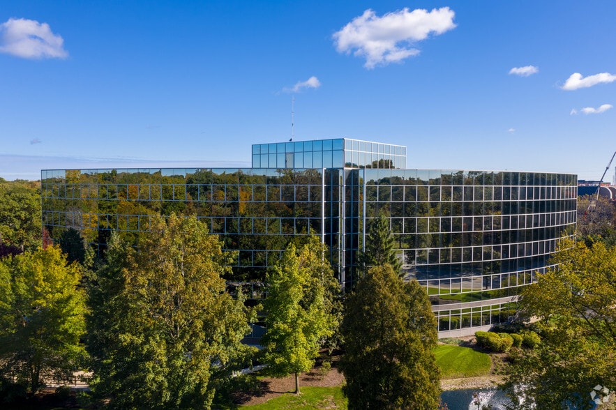 5750 Old Orchard Rd, Skokie, IL à louer - Photo du bâtiment - Image 3 de 7