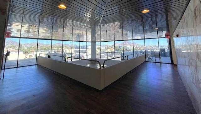 2633 E Indian School Rd, Phoenix, AZ 85016 - Unité 410 -  - Photo intérieure - Image 1 of 16