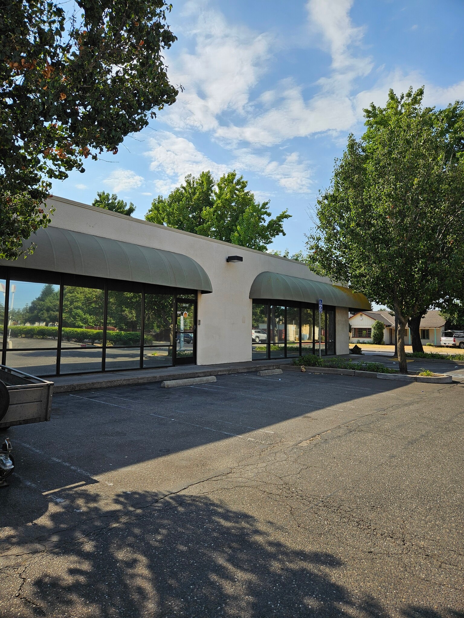 2005 Evergreen Ave, Modesto, CA for lease Building Photo- Image 1 of 7