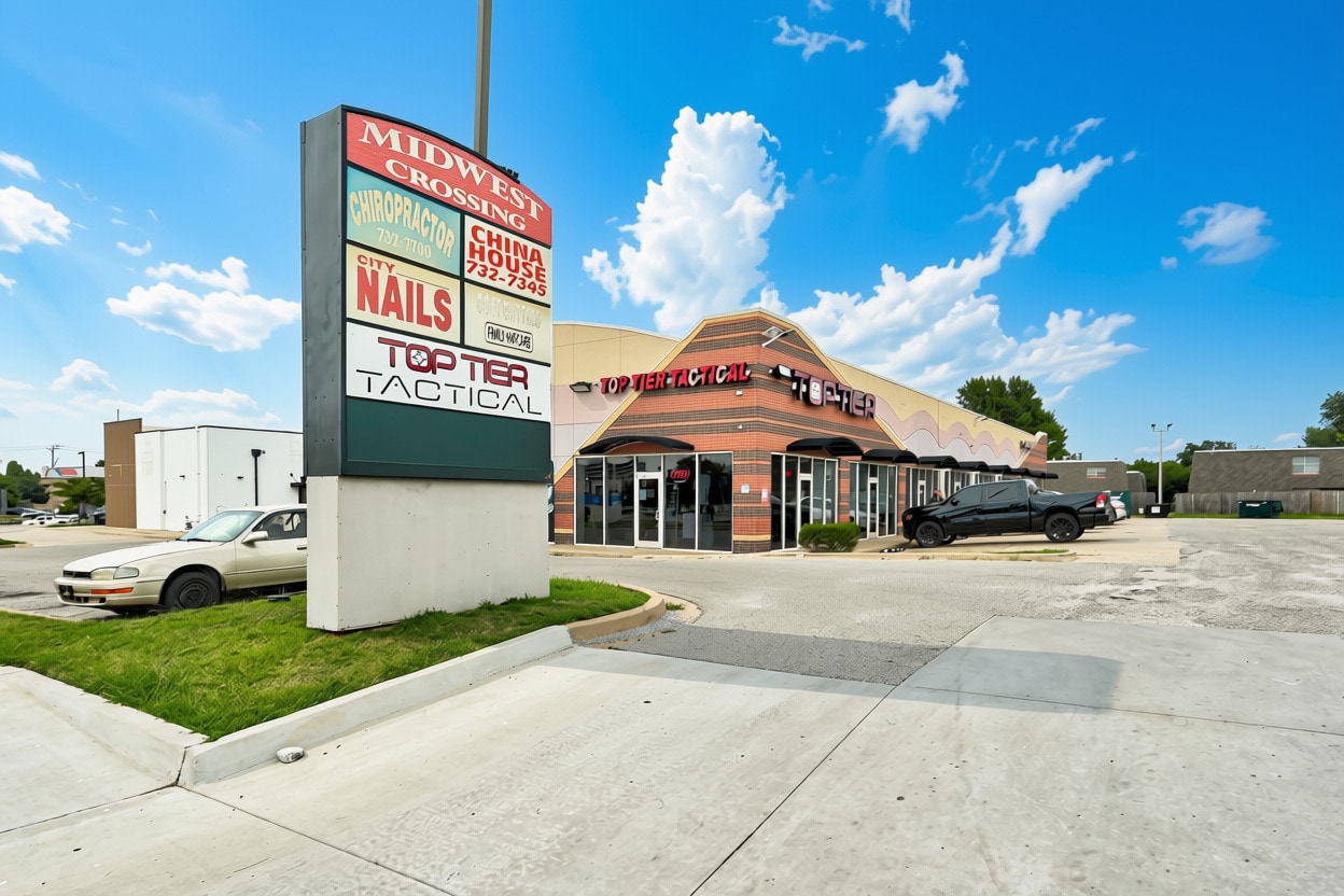 140 S Midwest Blvd, Oklahoma City, OK for lease Building Photo- Image 1 of 14