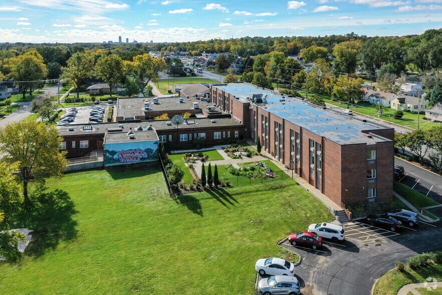 7909 N 30th St, Omaha, NE à louer - Photo du bâtiment - Image 2 de 8