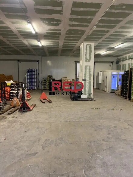 Industrial in Châteauneuf-le-Rouge for lease - Building Photo - Image 3 of 7