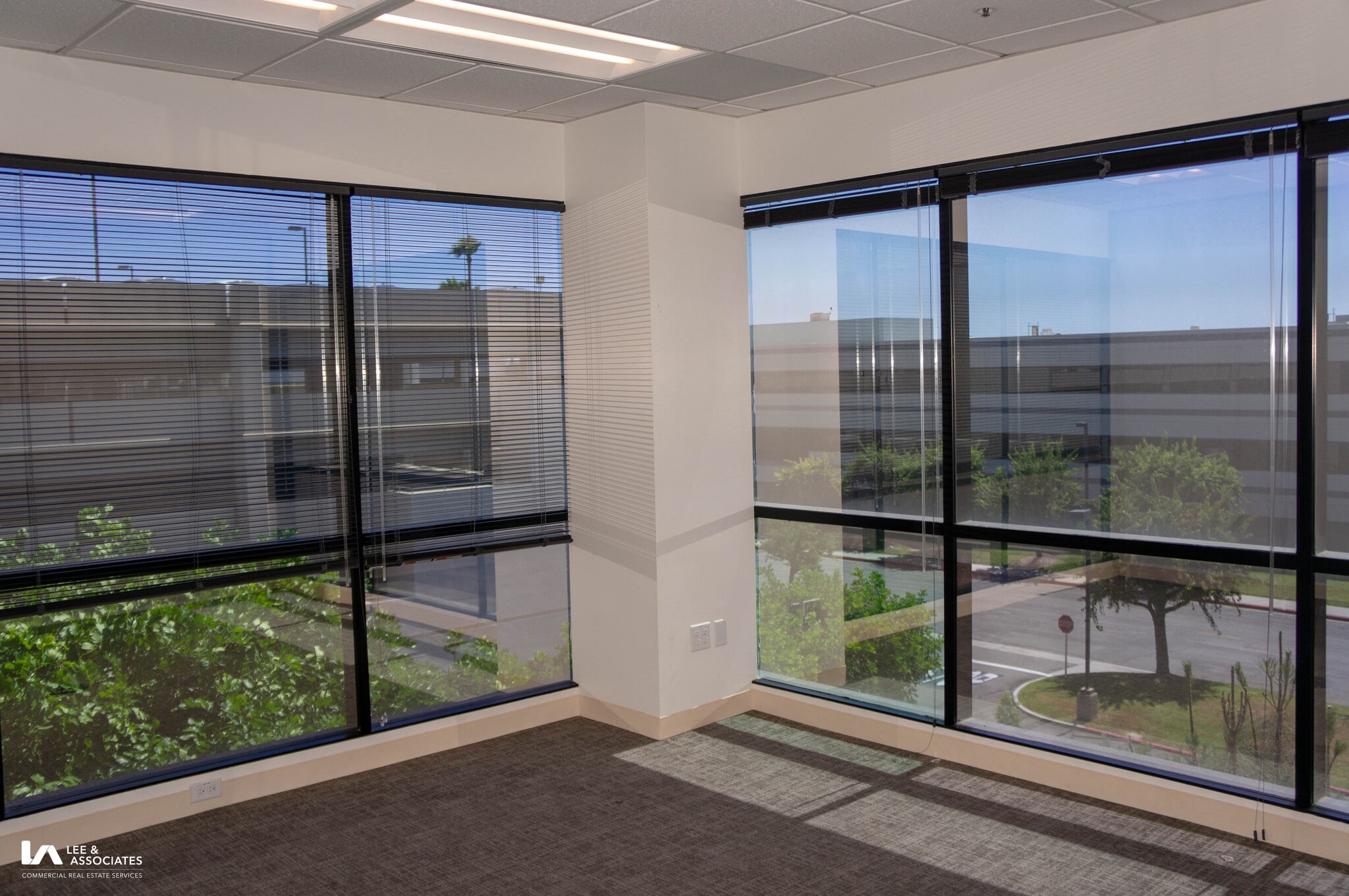 4811 Airport Plaza Dr, Long Beach, CA à louer Photo intérieure- Image 1 de 10