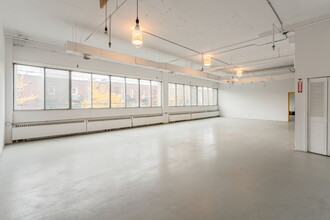 5333-5335 Av Casgrain, Montréal, QC for lease Building Photo- Image 1 of 8