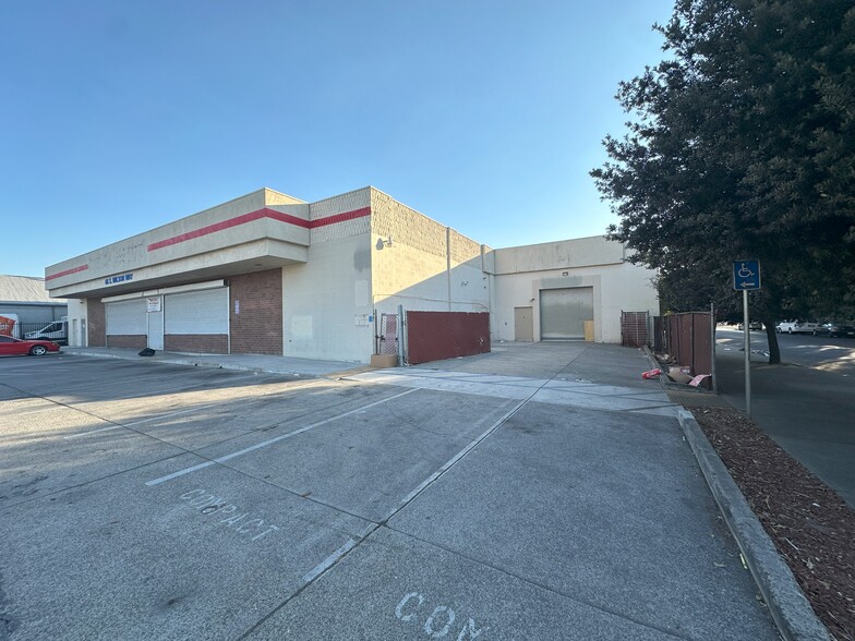 66 S Wilson Way, Stockton, CA for lease - Building Photo - Image 3 of 6