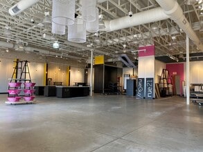 2207 S Mentzer St, Mitchell, SD for lease Interior Photo- Image 2 of 9