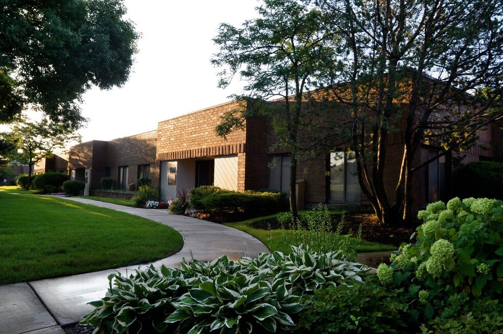 1535 Lake Cook Rd, Northbrook, IL à louer Photo principale- Image 1 de 34